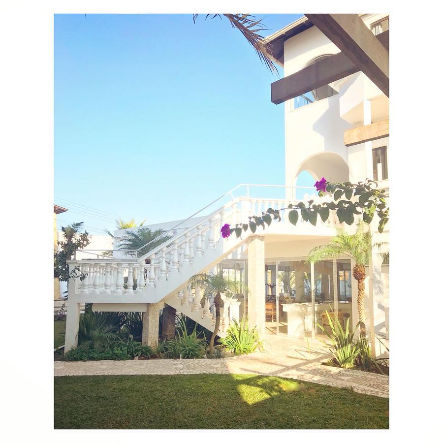 Casa Grecia Pousada บอมบินญัส ภายนอก รูปภาพ